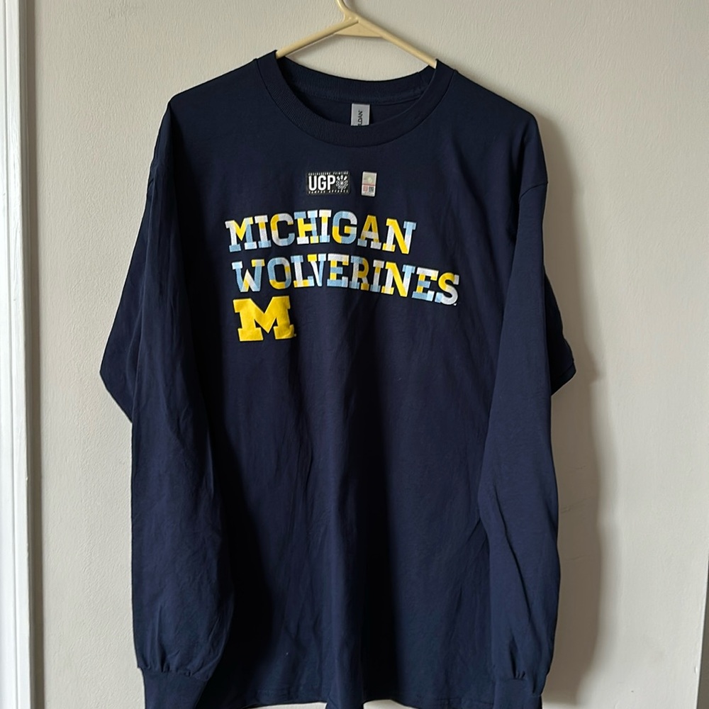 Men’s large. Long sleeve Michigan. NWT